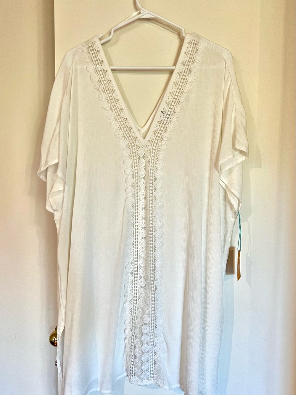 Kona Sol White V-Neck Lace-Trim Tunic